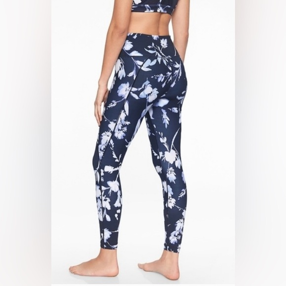 Athleta Water Flower‎ Salutation 7/8 Leggings - Picture 2 of 10